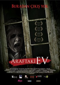 Araftaki Ev Türkçe Dublaj izle – Full HD 720p Korku Filmleri (2015)